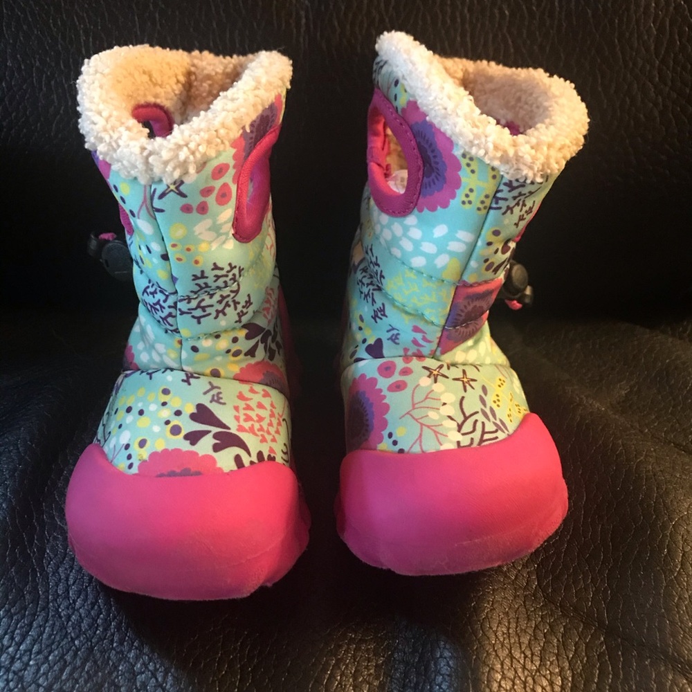 Toddler Winter Boots- Bogs size 4